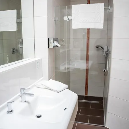 Am-schlosspark Hotell *